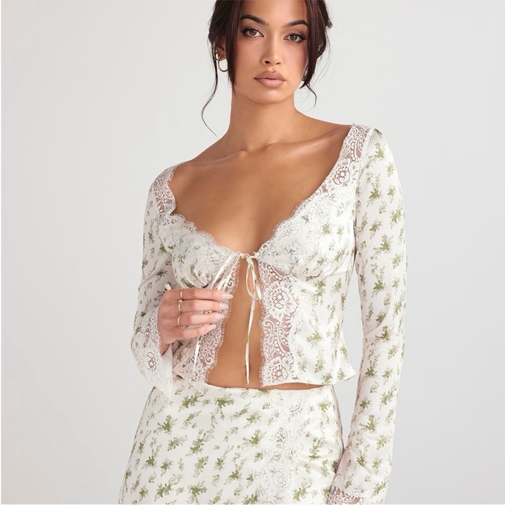 NWT - House of CB Clarissa Garden Print Lace Trim Top